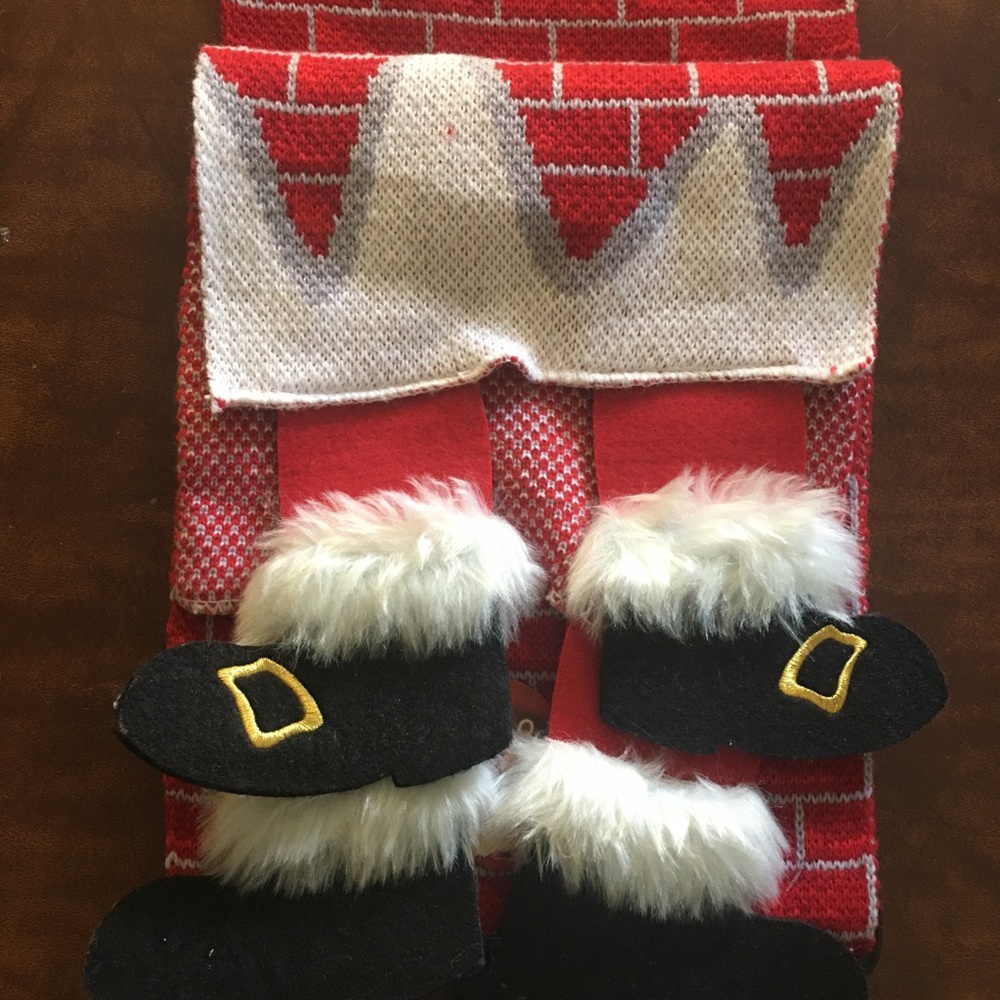 NWT Adorable Santa Chimney Scarf - Picture 4 of 6